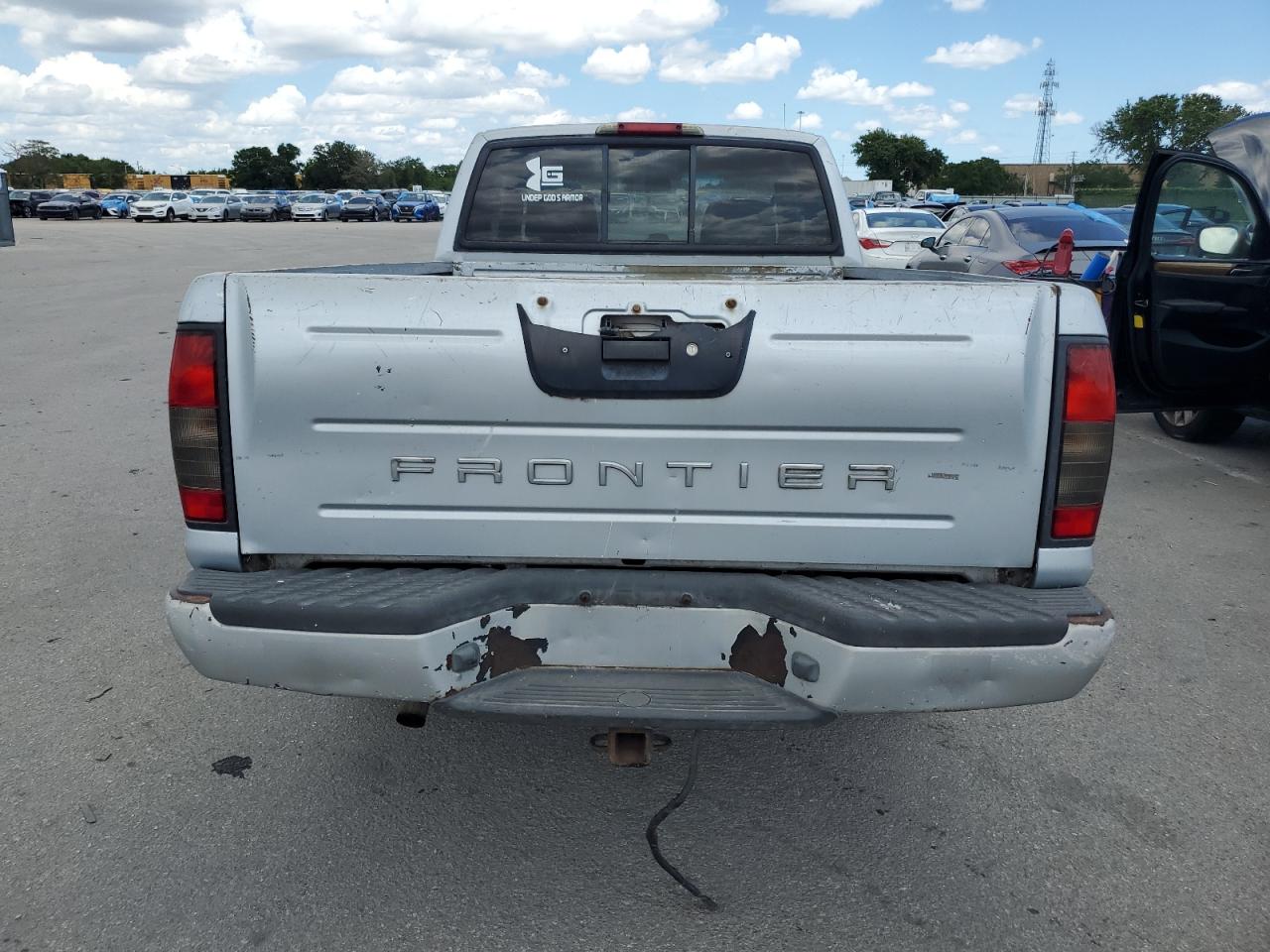 1N6DD26S62C354775 2002 Nissan Frontier King Cab Xe