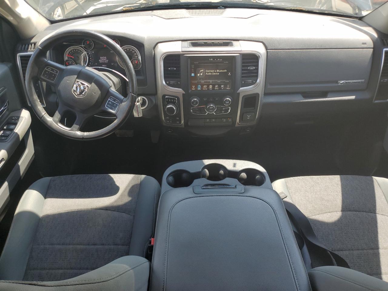 1C6RR7TT5HS652387 2017 Ram 1500 Slt