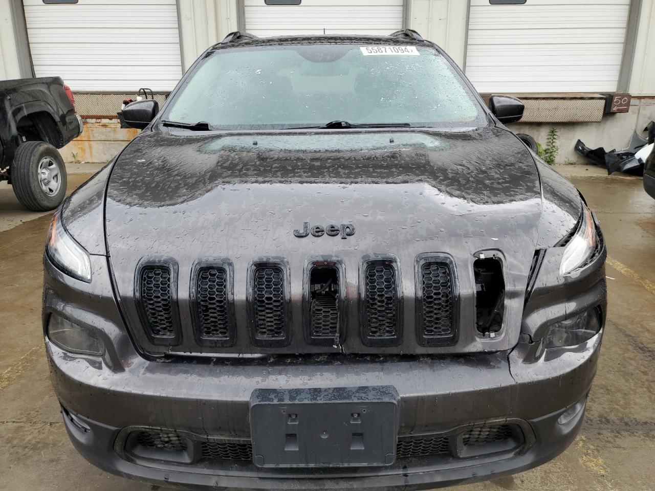 2018 Jeep Cherokee Latitude vin: 1C4PJMCB8JD541372