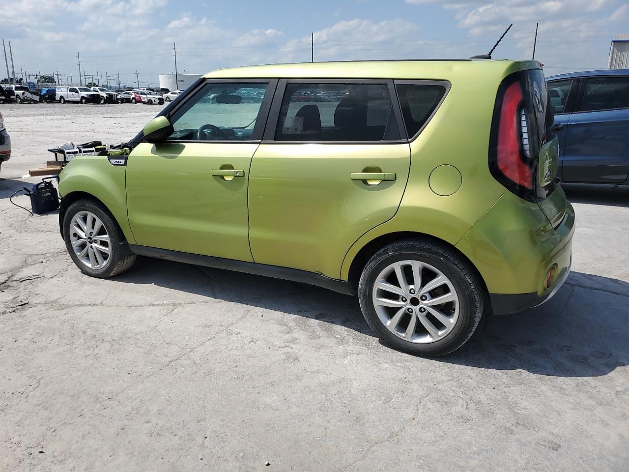 2017 Kia Soul + vin: KNDJP3A5XH7883166