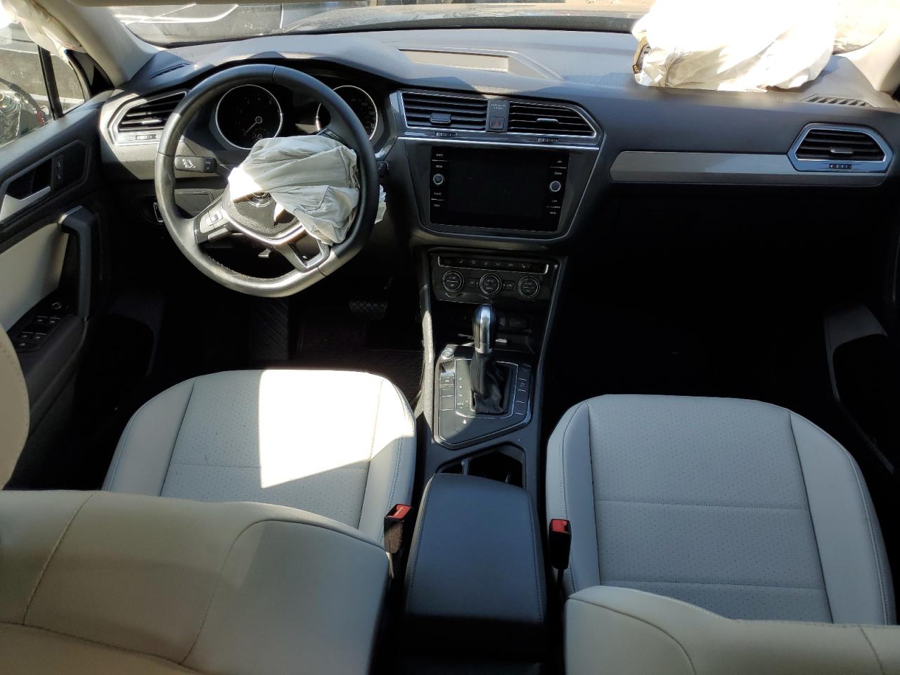 3VV3B7AX1KM185768 2019 Volkswagen Tiguan Se