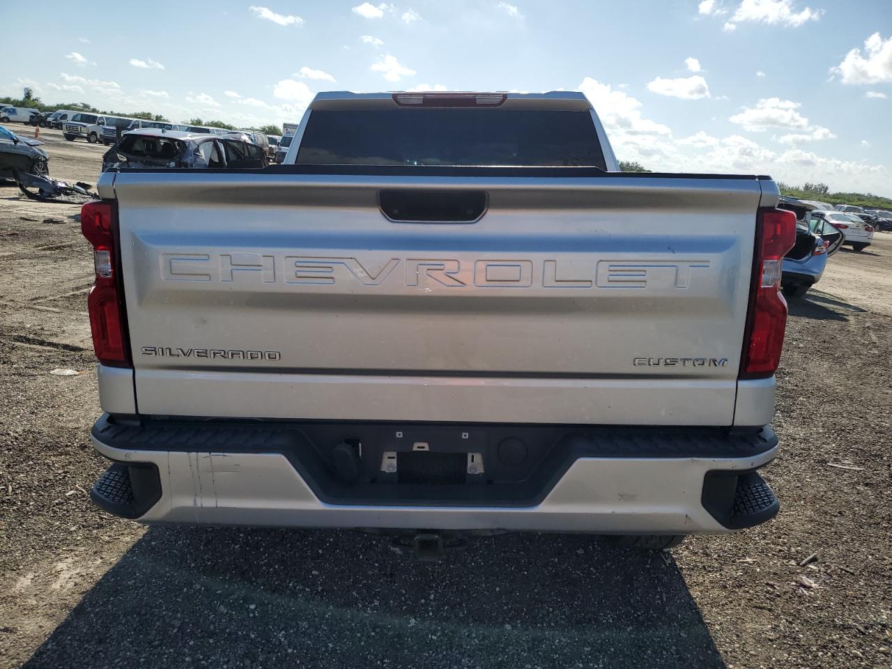 2019 Chevrolet Silverado C1500 Custom vin: 3GCPWBEH2KG136295