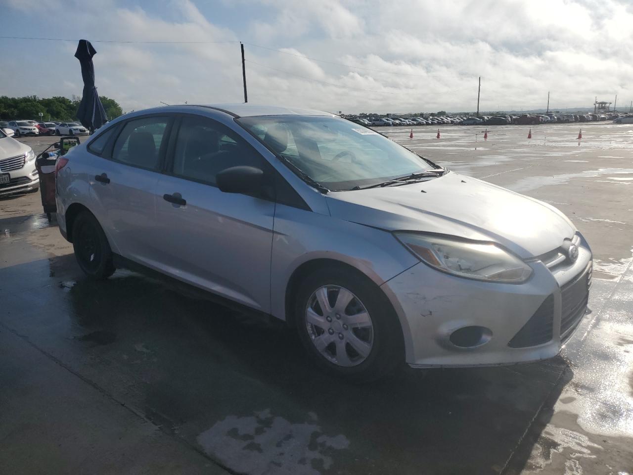 2014 Ford Focus S vin: 1FADP3E27EL130295