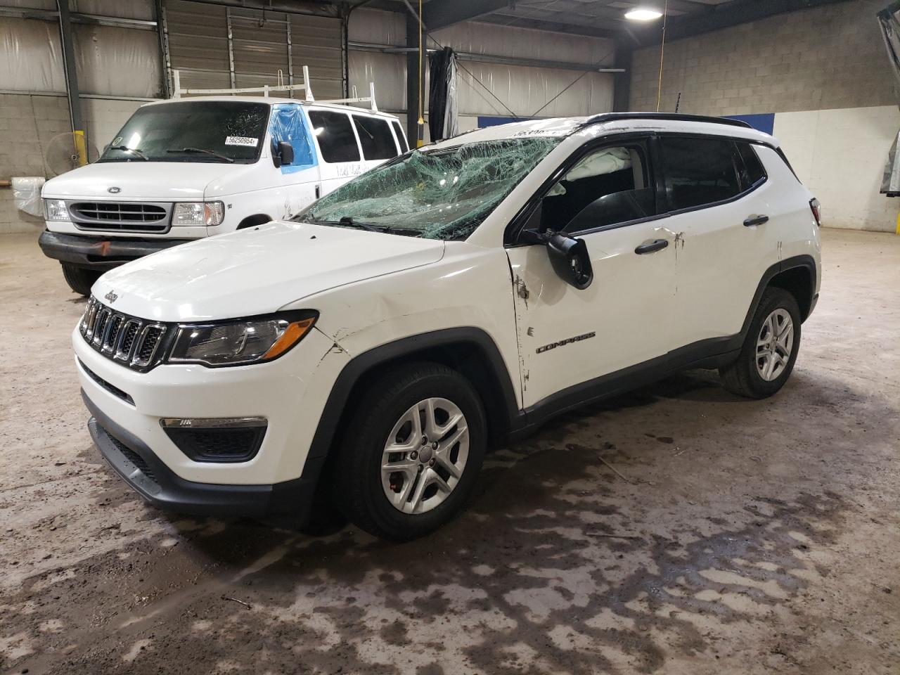 2018 Jeep Compass Sport vin: 3C4NJDAB9JT131054