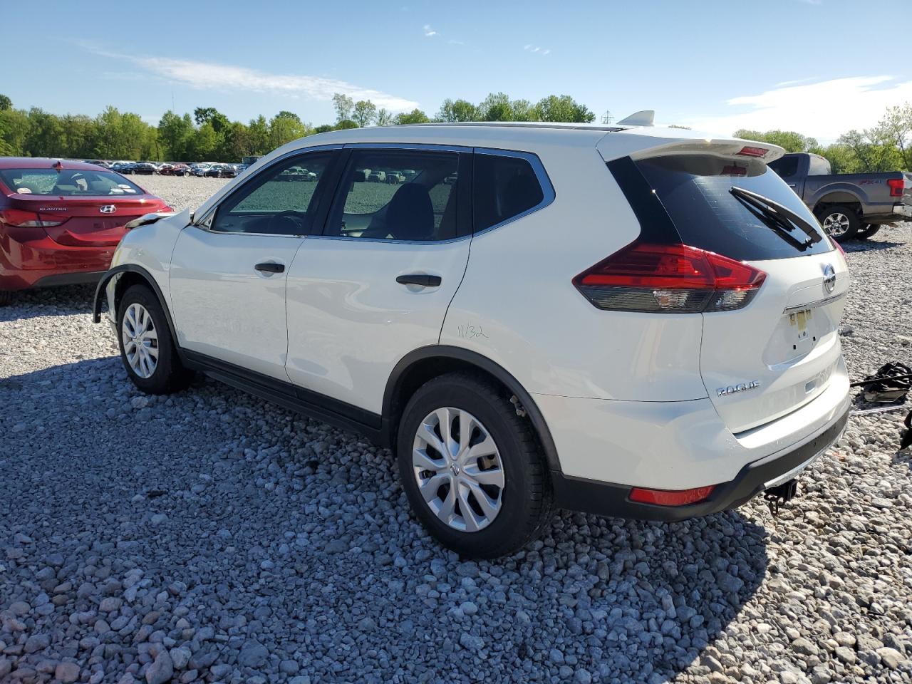 JN8AT2MT3HW135613 2017 Nissan Rogue S