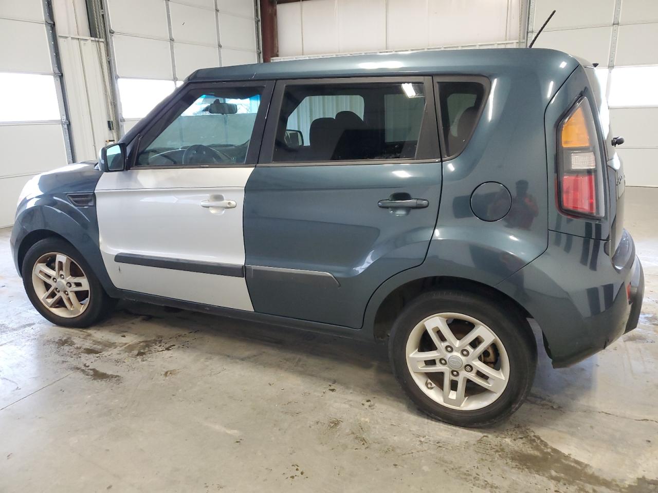 KNDJT2A2XB7195414 2011 Kia Soul +