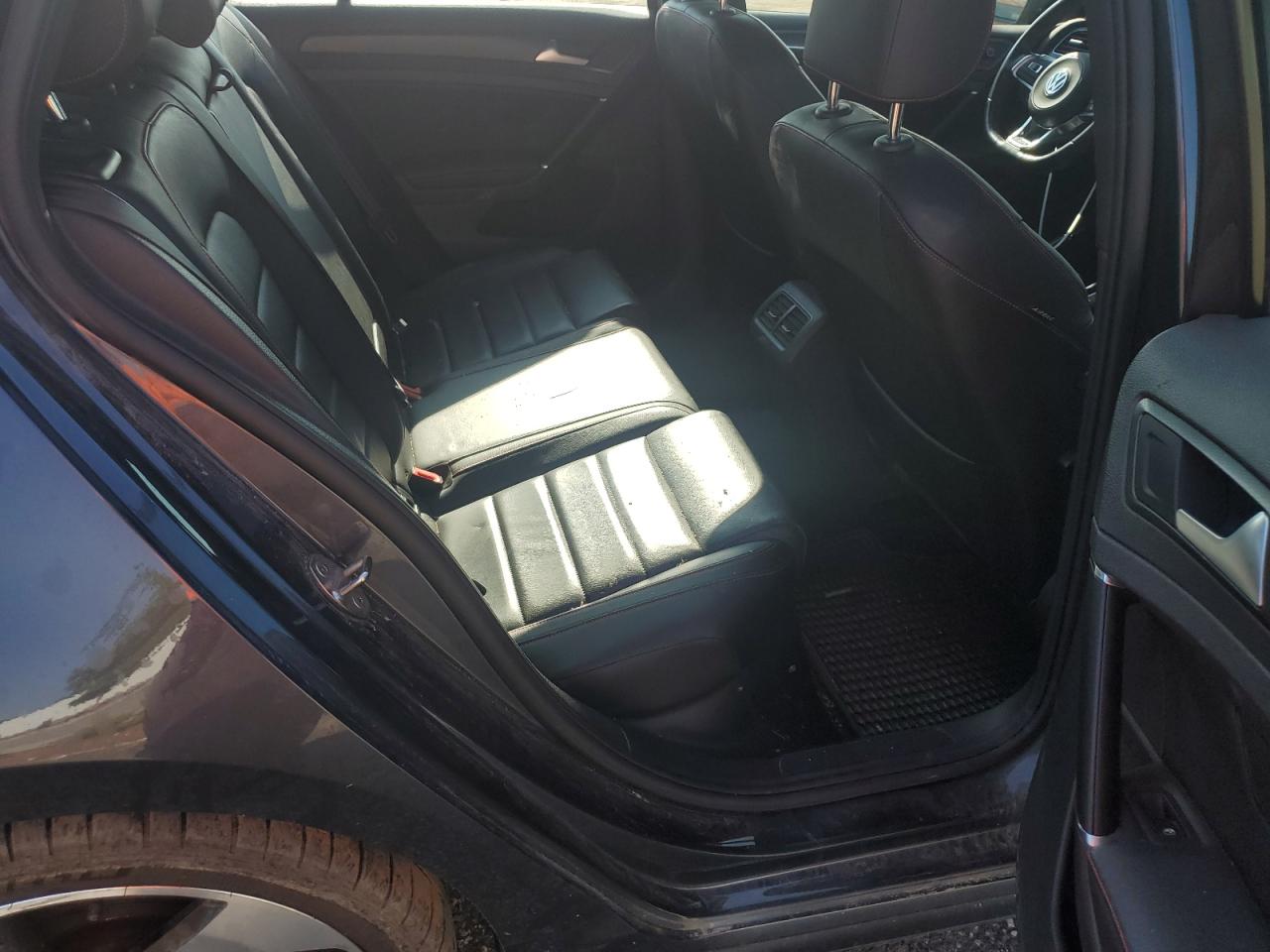 3VW547AU5JM251287 2018 Volkswagen Gti S