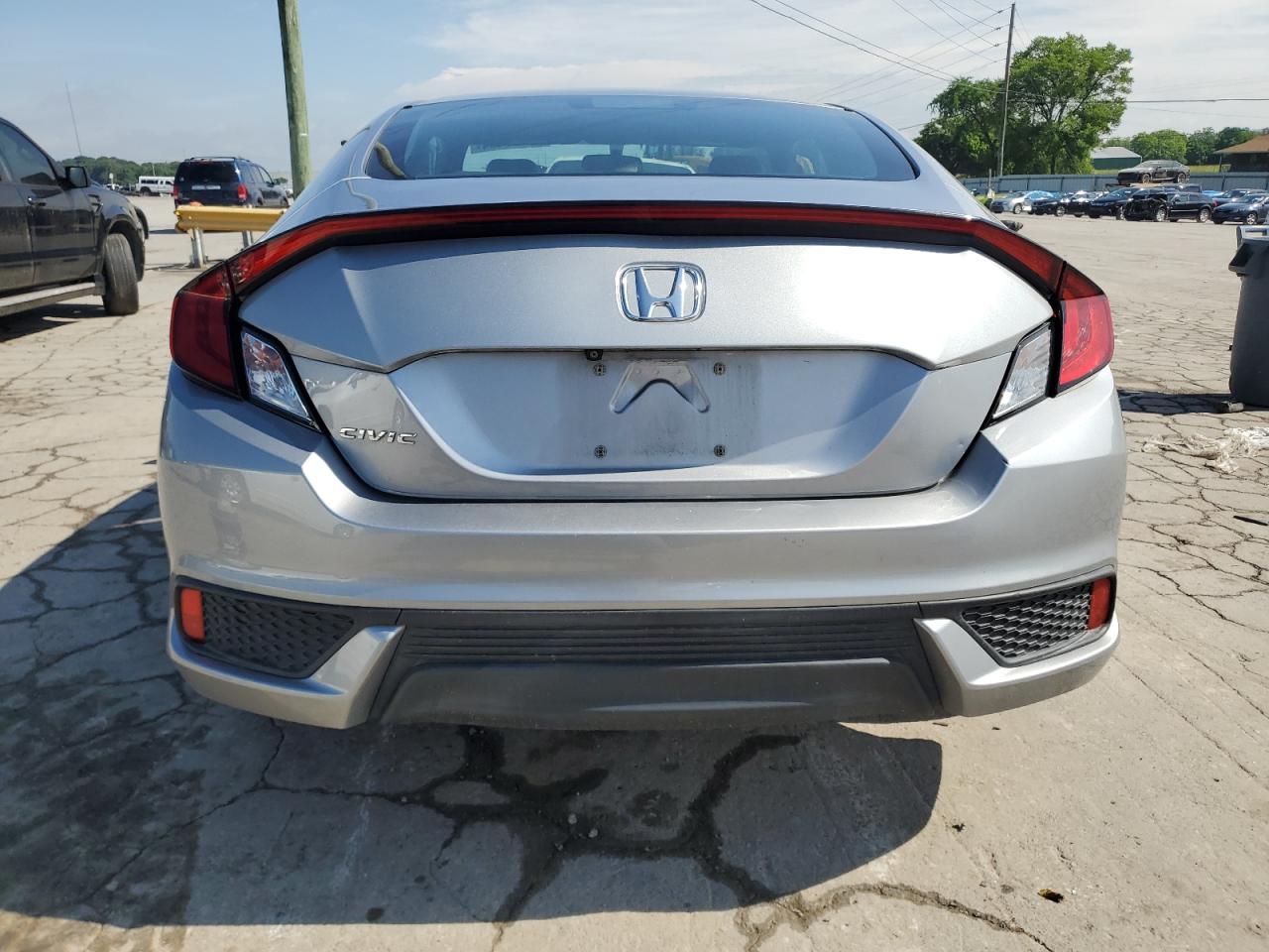 2018 Honda Civic Lx vin: 2HGFC4B50JH303120