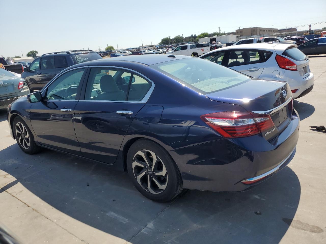 1HGCR2F80GA205254 2016 Honda Accord Exl