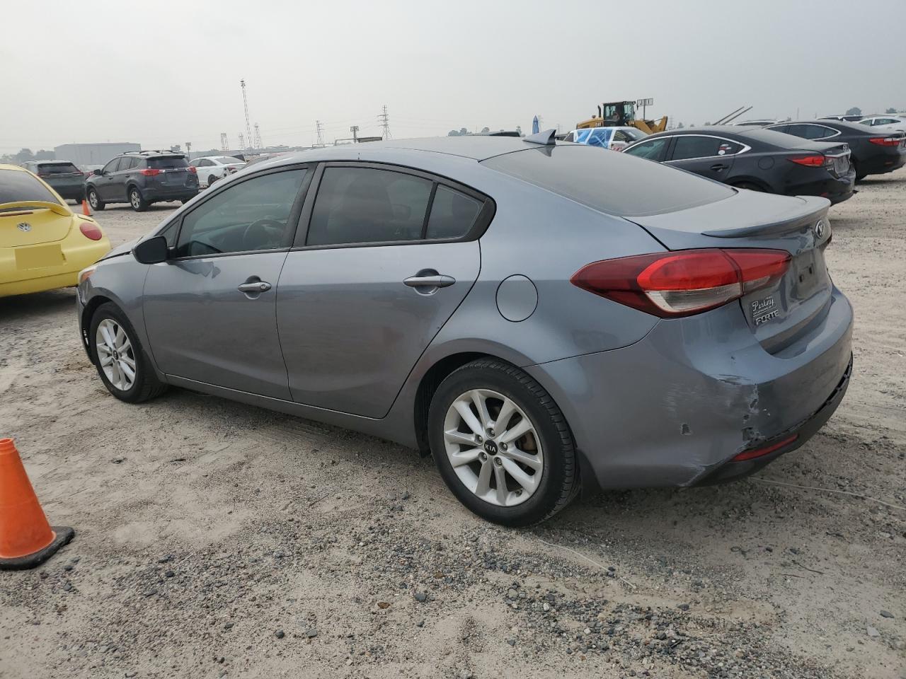 3KPFL4A77HE012203 2017 Kia Forte Lx