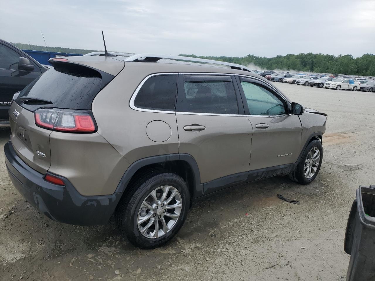 2019 Jeep Cherokee Latitude Plus vin: 1C4PJLLB3KD128884