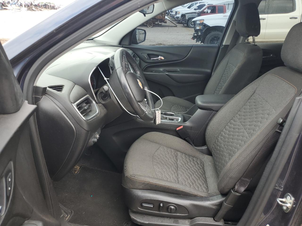 3GNAXJEV7JL127026 2018 Chevrolet Equinox Lt