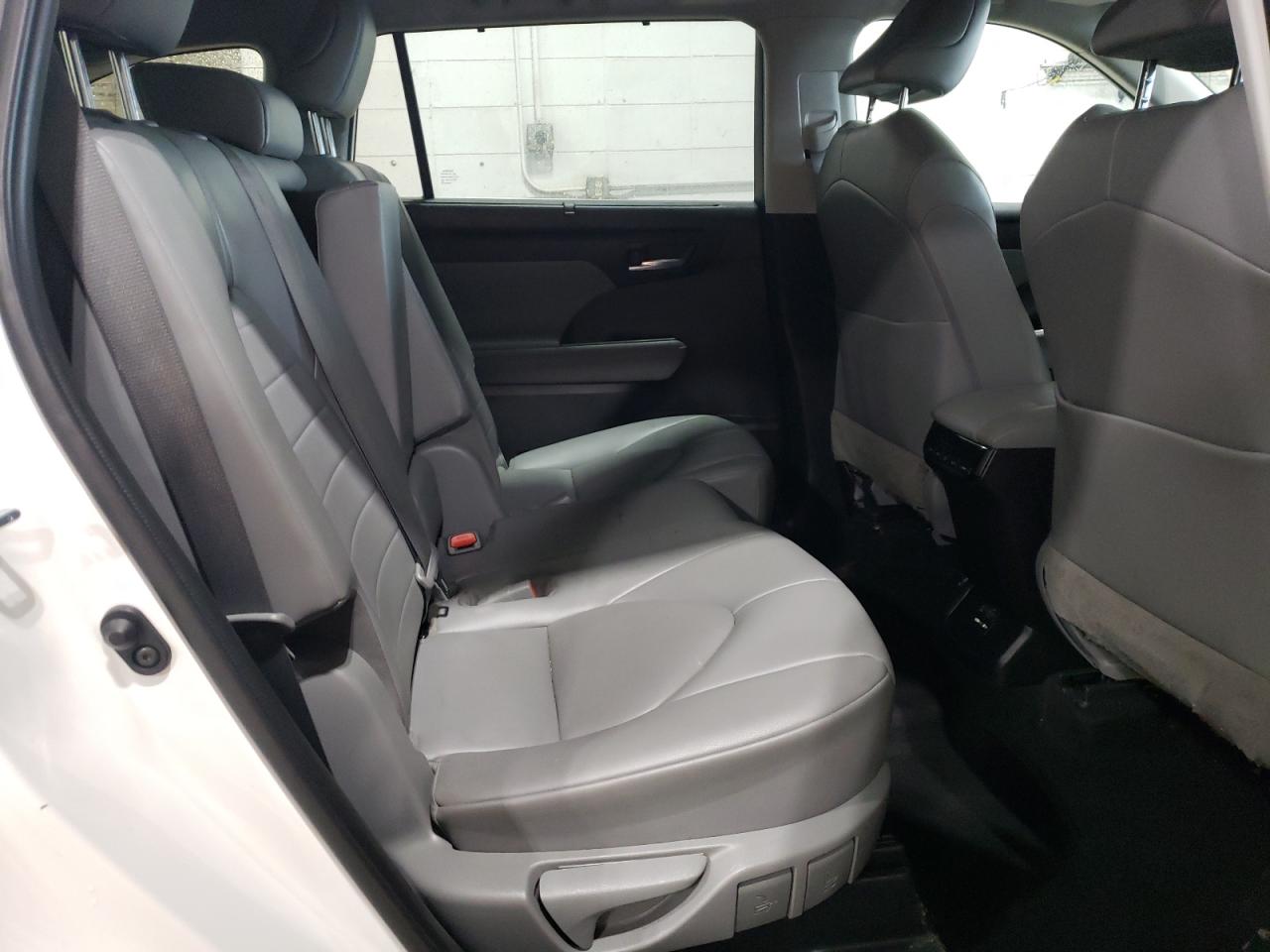 5TDGZRBH7MS533915 2021 Toyota Highlander Xle