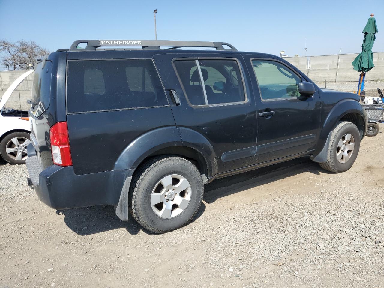 5N1AR18U17C637894 2007 Nissan Pathfinder Le