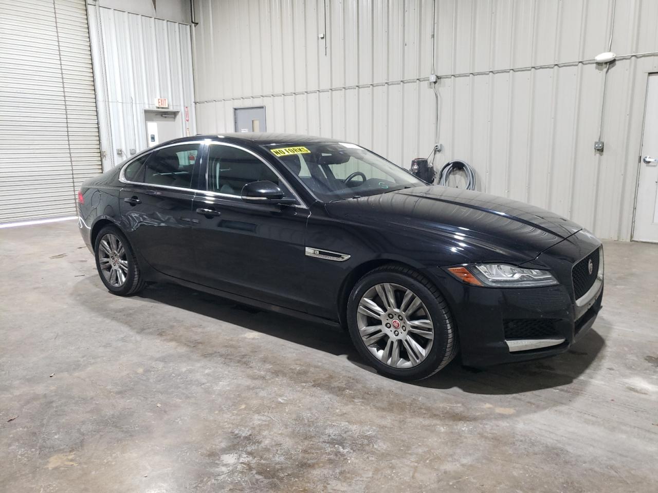 2018 Jaguar Xf Premium vin: SAJBJ4EV5JCY55795