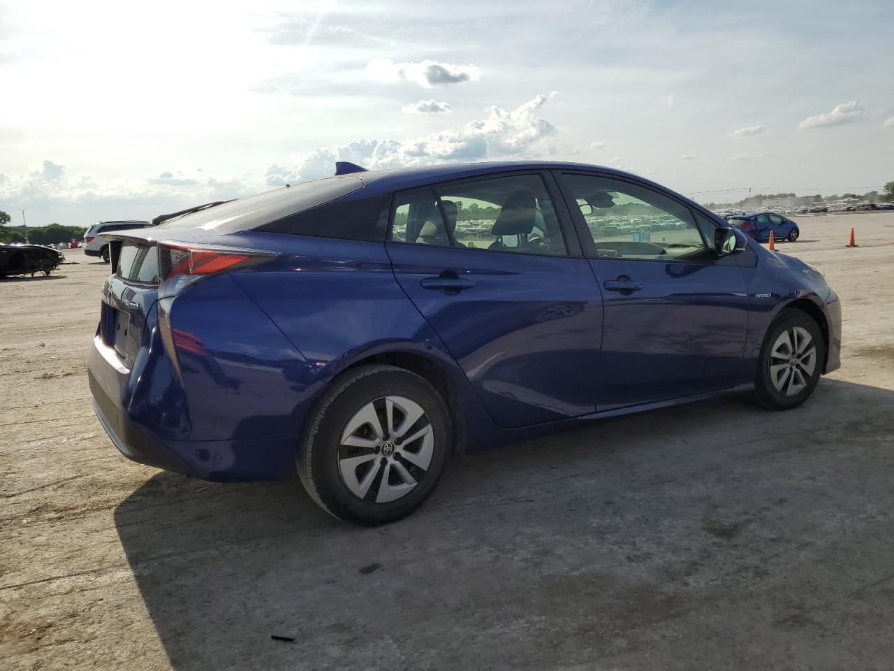 JTDKARFU2H3531229 2017 Toyota Prius