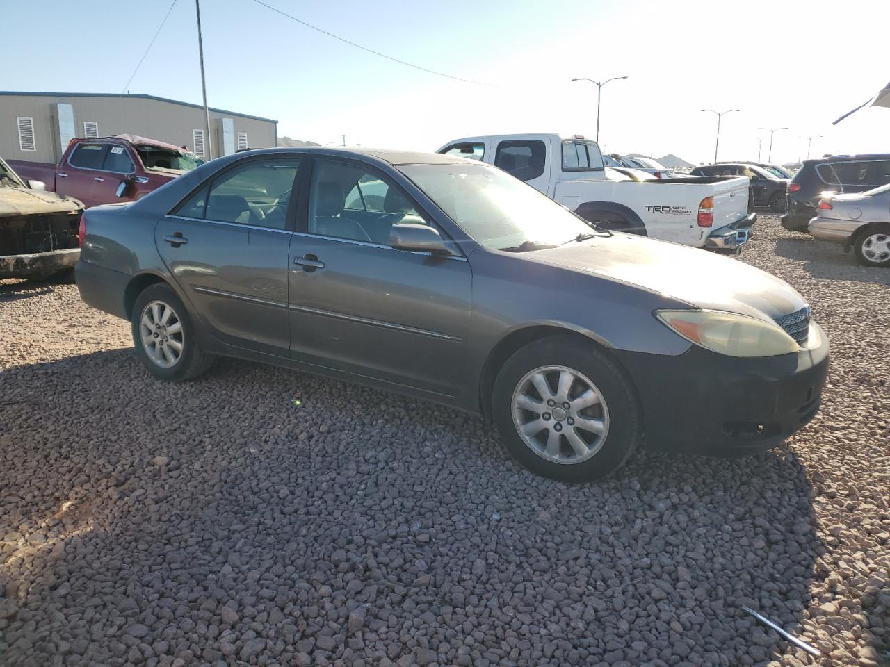 JTDBF30K820015696 2002 Toyota Camry Le