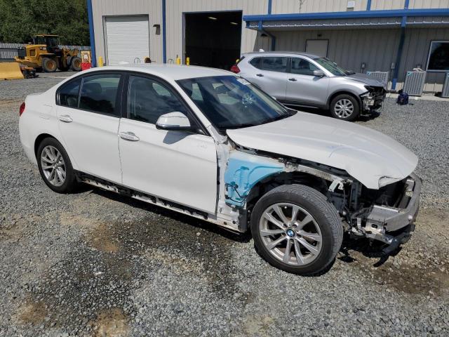 VIN WBA8A9C55JK623449 2018 BMW 3 Series, 320 I no.4