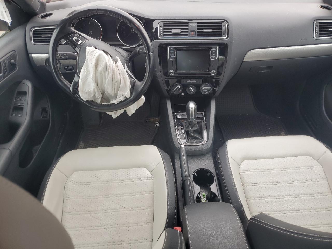 3VWD17AJ7HM394147 2017 Volkswagen Jetta Sport