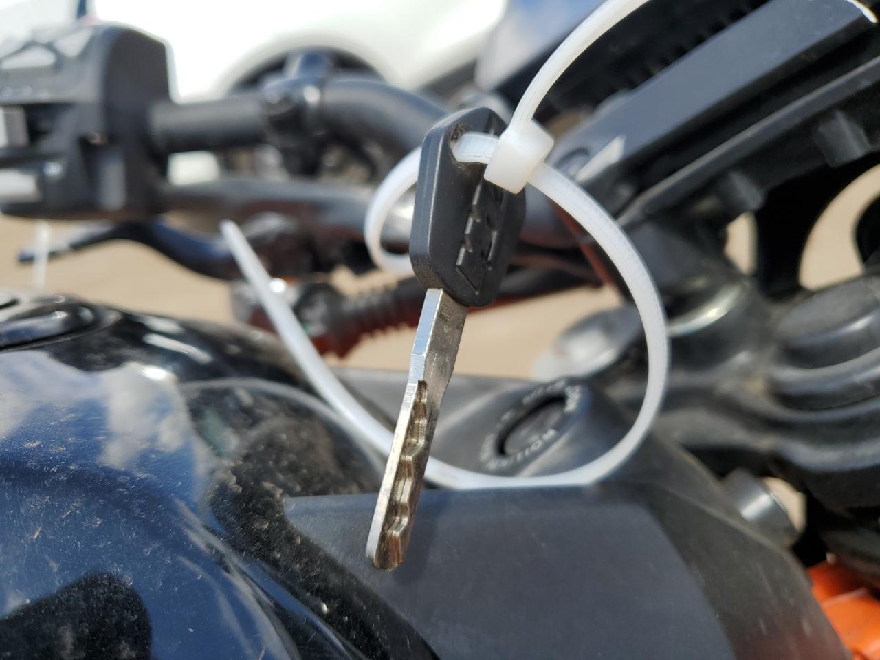 MD2JPJ406HC240075 2017 Ktm 390 Duke