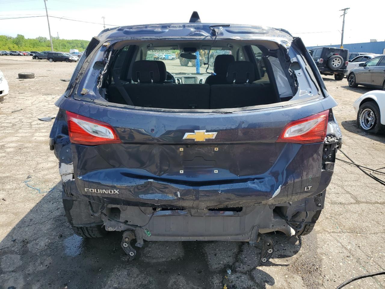 3GNAXJEV4JL355713 2018 Chevrolet Equinox Lt