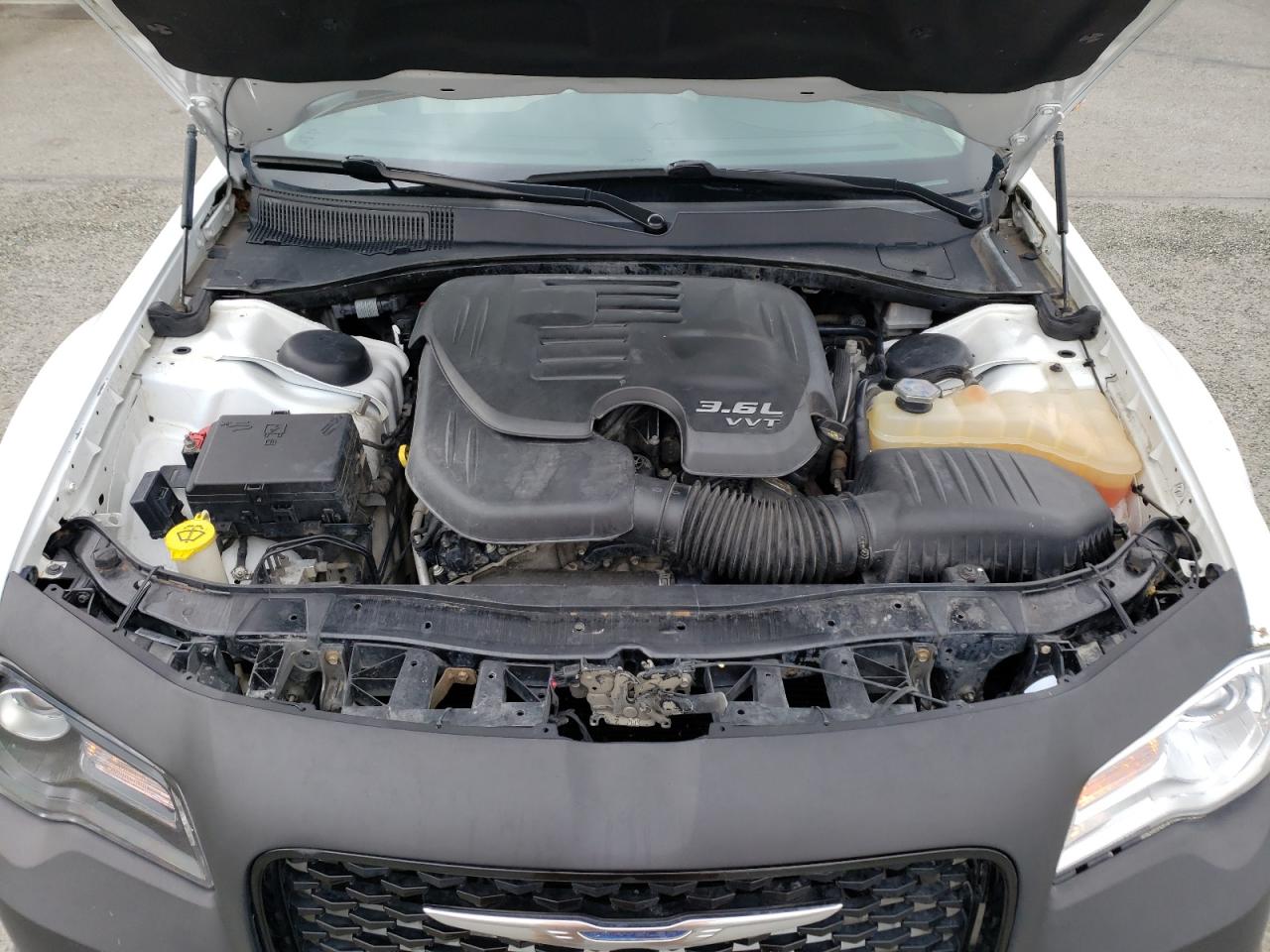 2C3CCAKG8GH145074 2016 Chrysler 300C