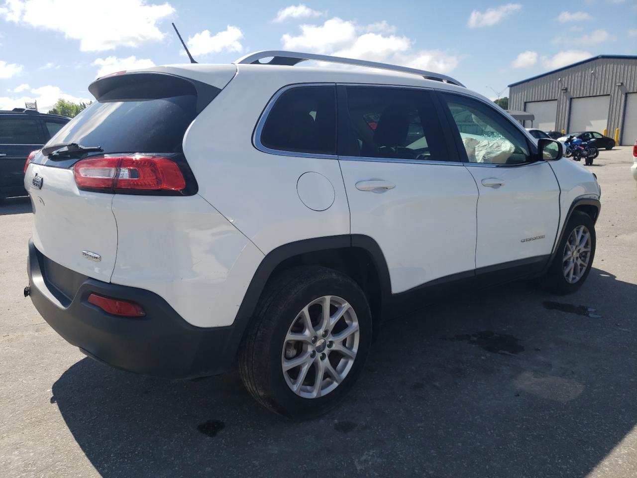 1C4PJLCB4JD519606 2018 Jeep Cherokee Latitude