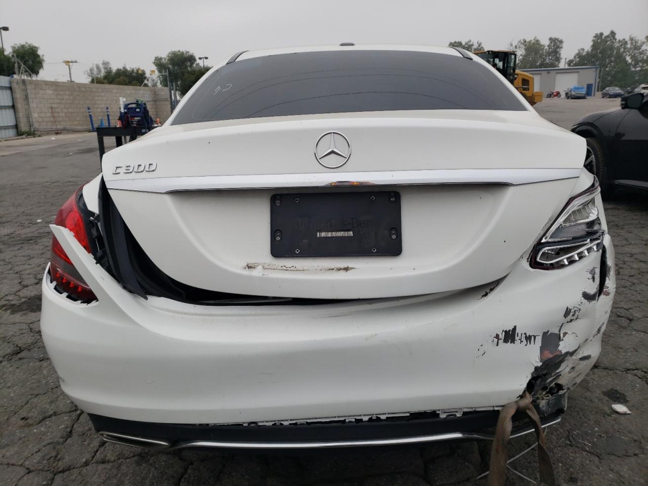 55SWF4JBXJU234972 2018 Mercedes-Benz C 300