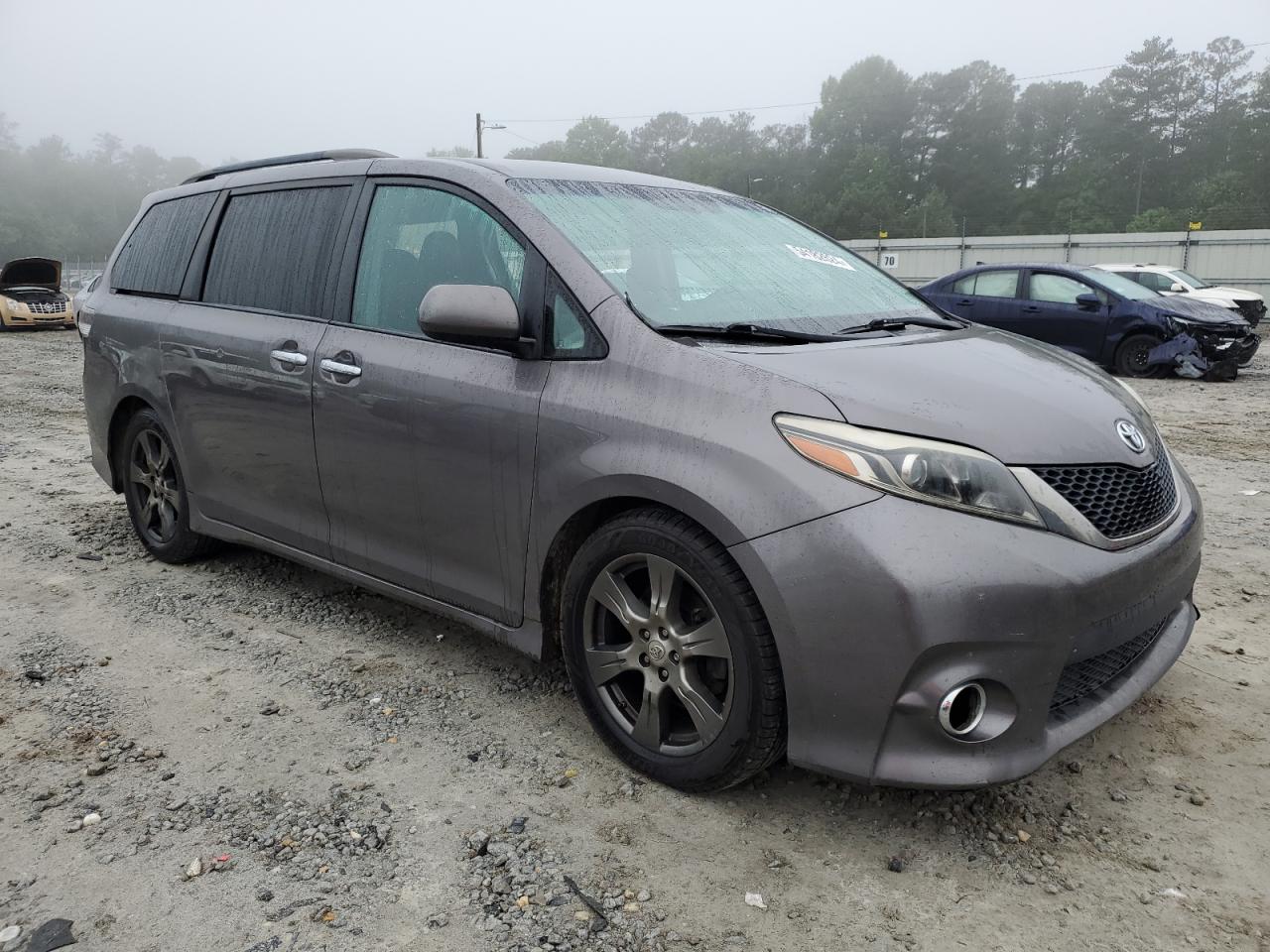 5TDXZ3DCXHS776168 2017 Toyota Sienna Se