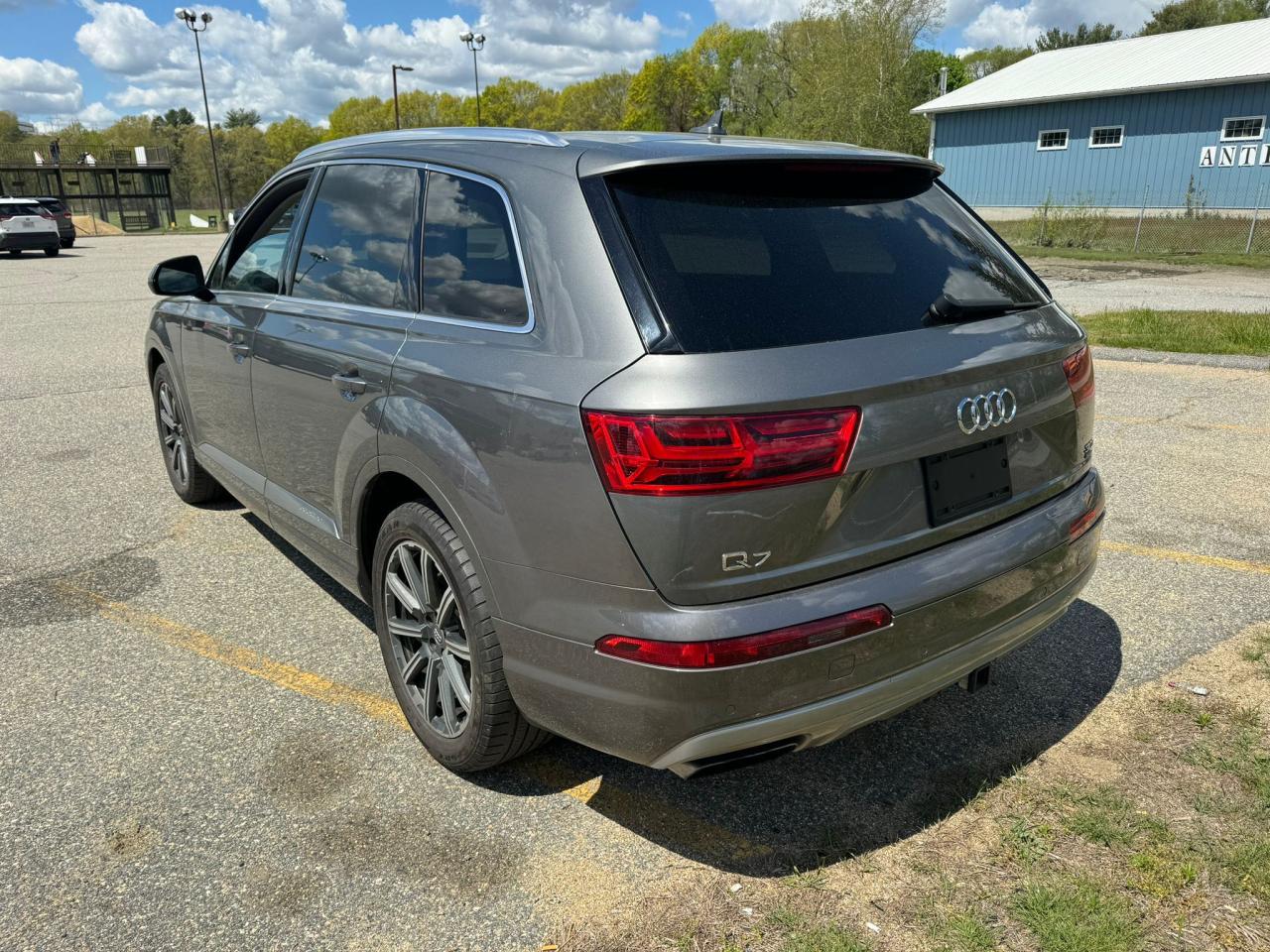 WA1VAAF78HD002543 2017 Audi Q7 Prestige