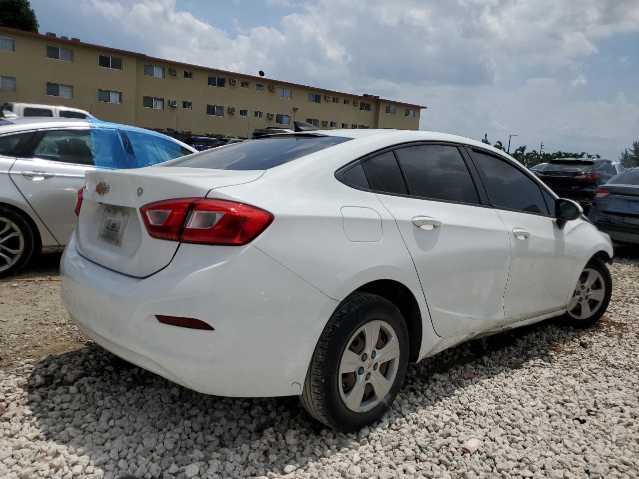 1G1BC5SM8J7119204 2018 Chevrolet Cruze Ls