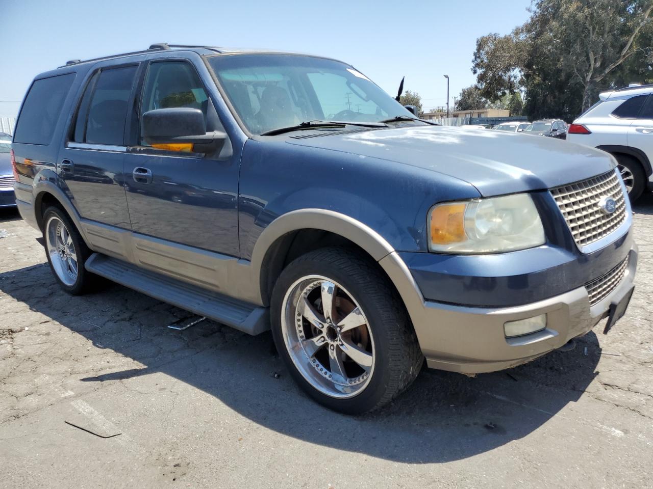 1FMFU18L23LA70858 2003 Ford Expedition Eddie Bauer