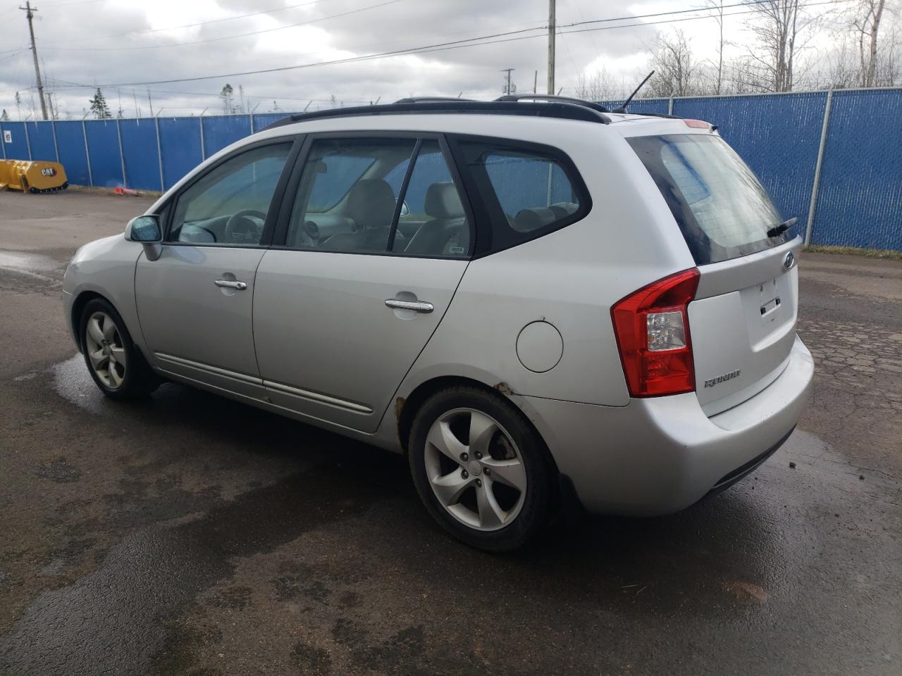 KNAFG525187177488 2008 Kia Rondo Base