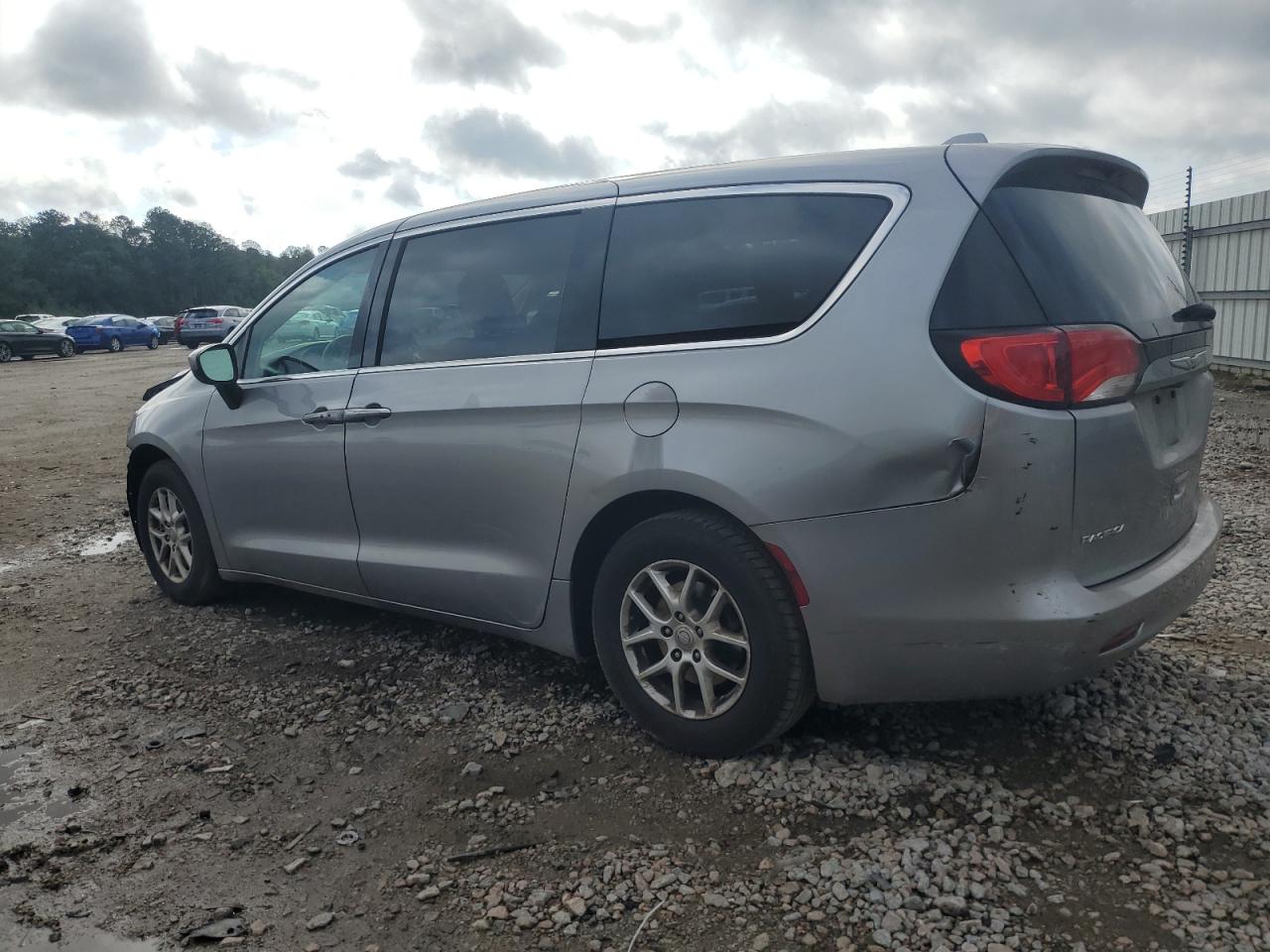 2017 Chrysler Pacifica Lx vin: 2C4RC1CG0HR628736