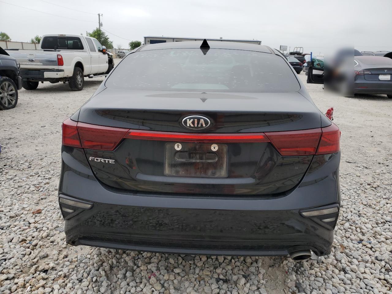 3KPF24AD2KE024016 2019 Kia Forte Fe