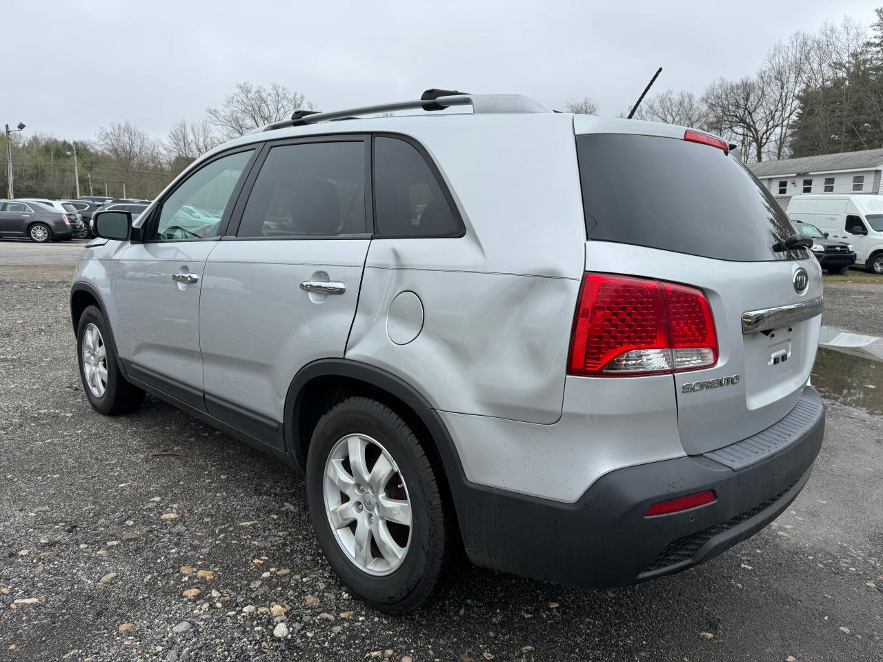 2012 Kia Sorento Base vin: 5XYKT3A60CG266282