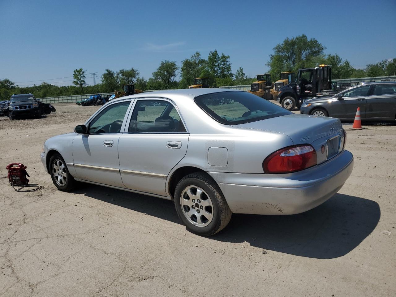 1YVGF22C125287106 2002 Mazda 626 Lx