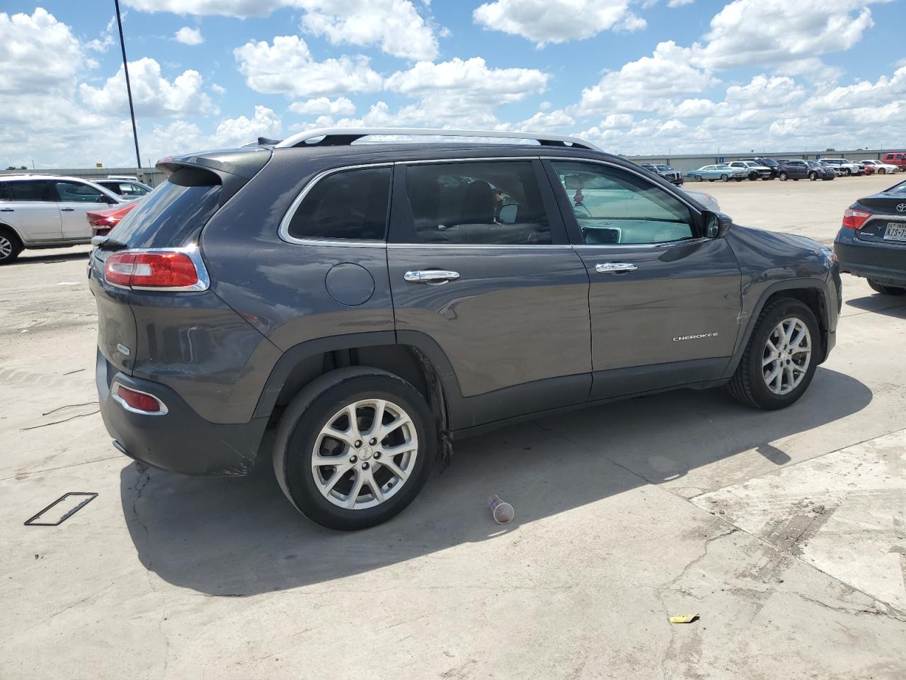 1C4PJLLB8JD553483 2018 Jeep Cherokee Latitude Plus