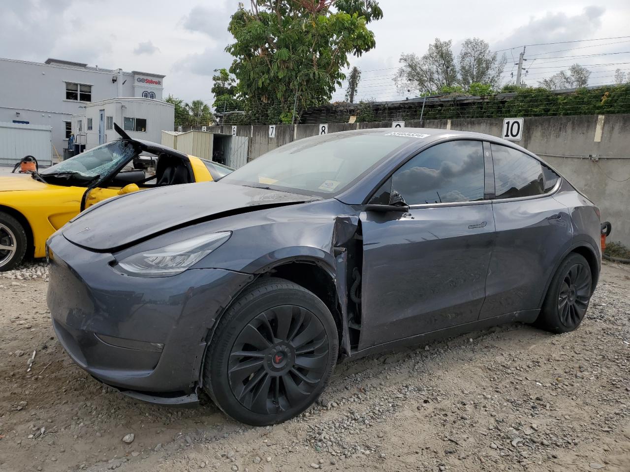 2021 Tesla Model Y vin: 5YJYGDED7MF109726