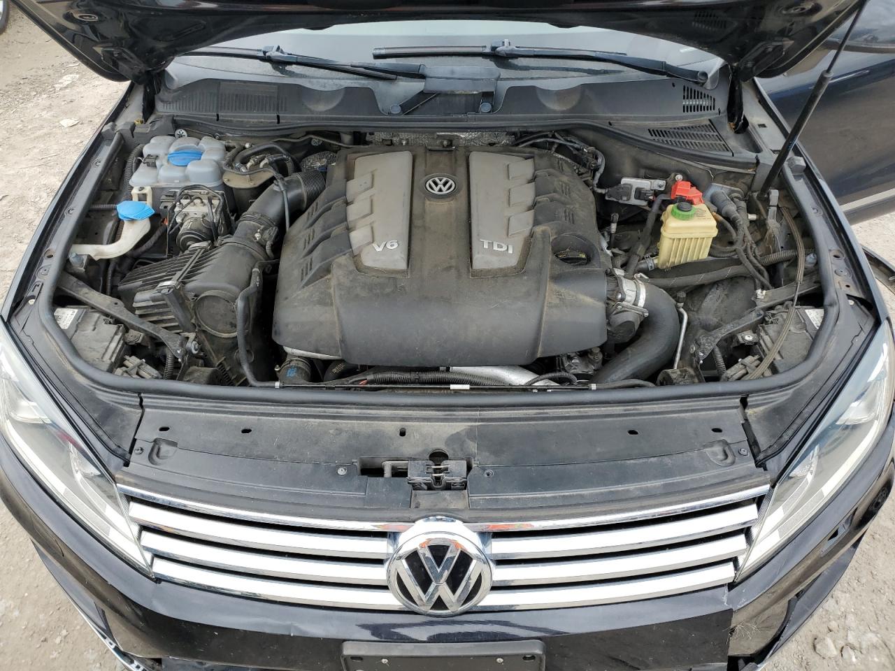 WVGEP9BP0FD003252 2015 Volkswagen Touareg V6 Tdi