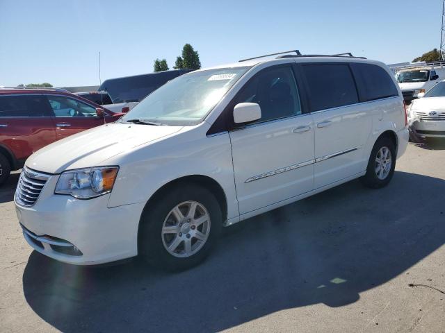 Lot #2526550974 2012 CHRYSLER TOWN AND C salvage car