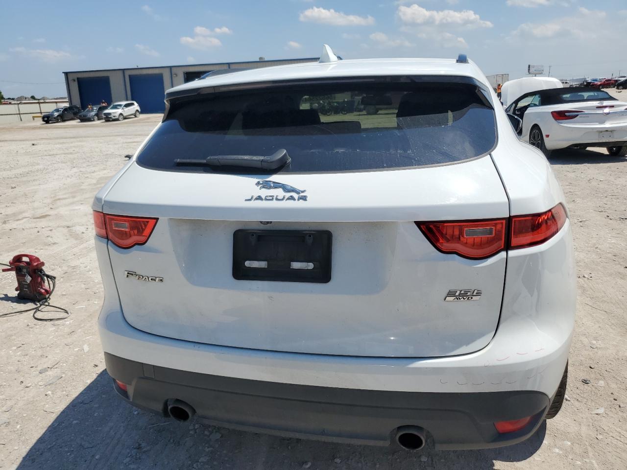 SADCJ2BV5HA493943 2017 Jaguar F-Pace Premium