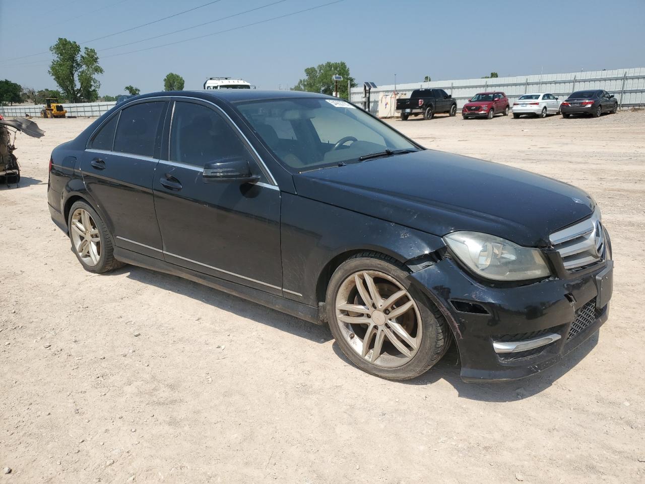 2013 Mercedes-Benz C 250 vin: WDDGF4HB2DA771253