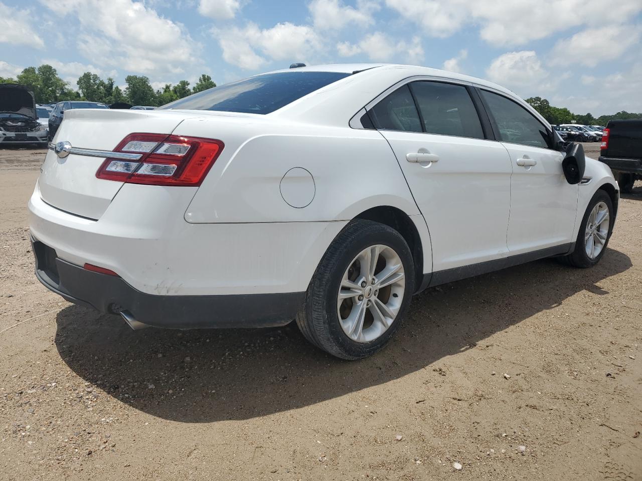 1FAHP2D85FG117993 2015 Ford Taurus Se