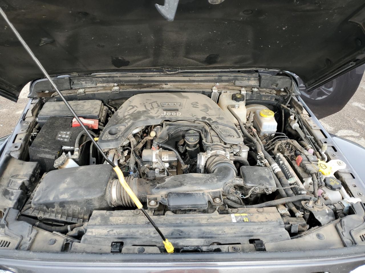 1C4HJXEG4LW196198 2020 Jeep Wrangler Unlimited Sahara