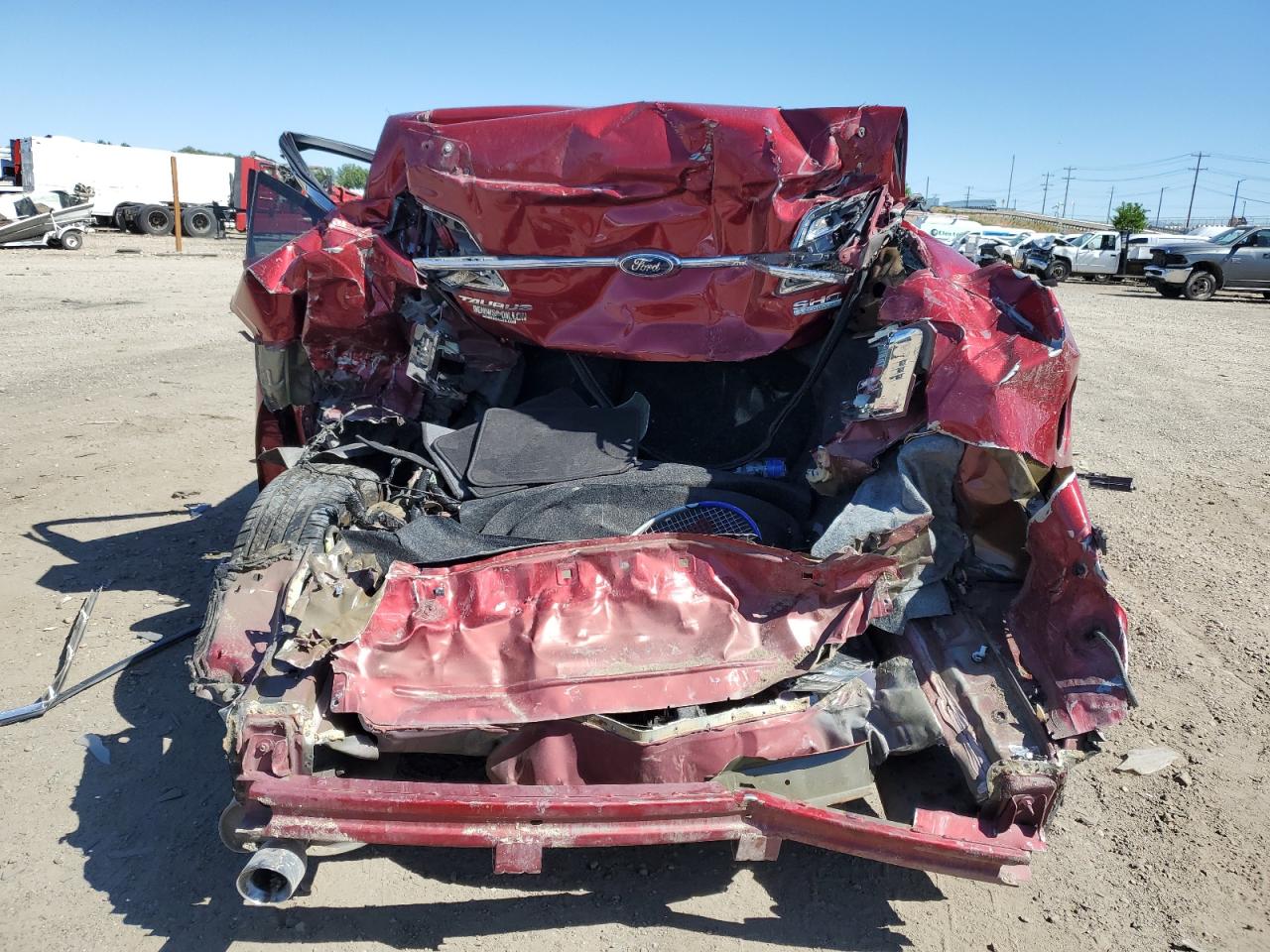 1FAHP2KT7FG104265 2015 Ford Taurus Sho