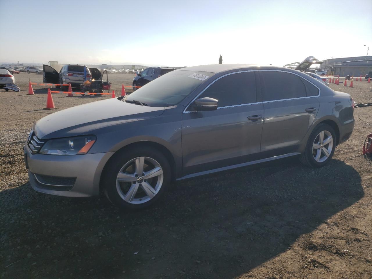 1VWBP7A37DC001475 2013 Volkswagen Passat Se