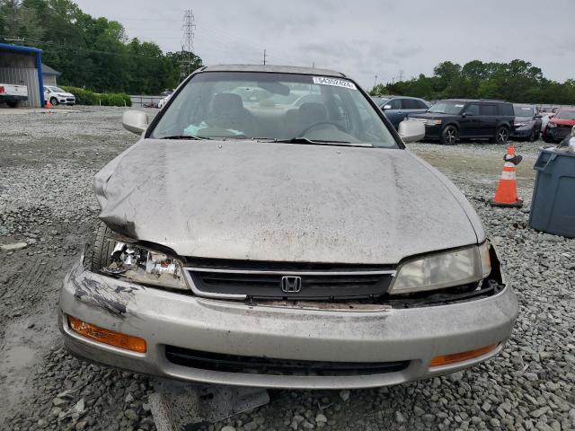 1996 Honda Accord Dx 25Th Anniversary VIN: 1HGCD5687TA139070 Lot: 54352424