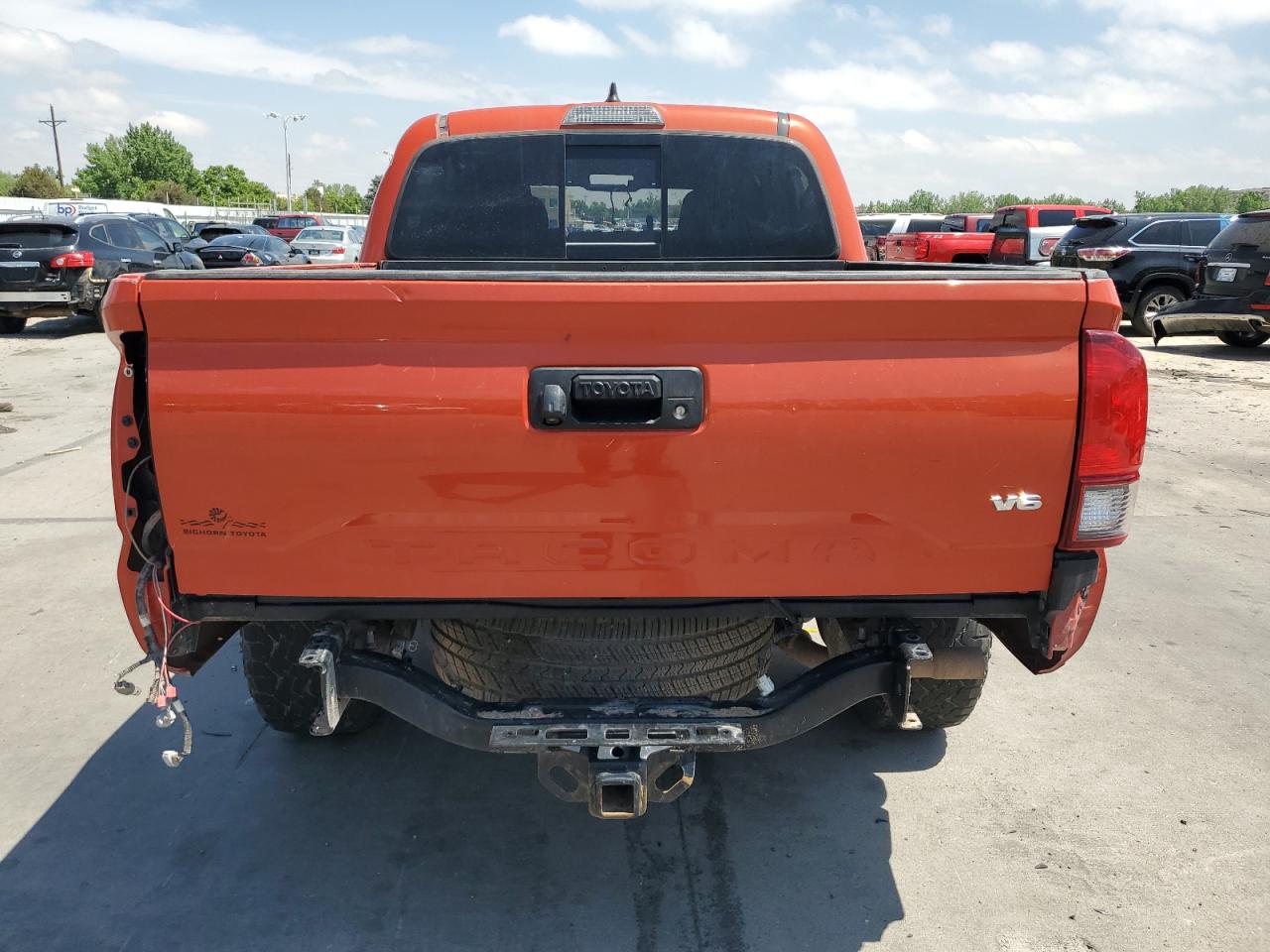 3TMCZ5AN1JM143144 2018 Toyota Tacoma Double Cab