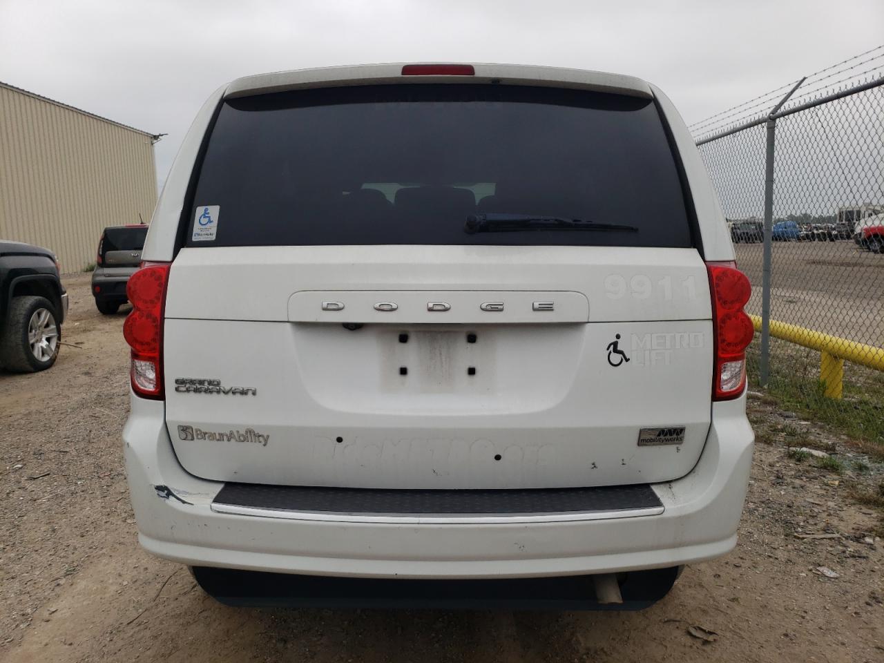 2C4RDGBG5JR135125 2018 Dodge Grand Caravan Se